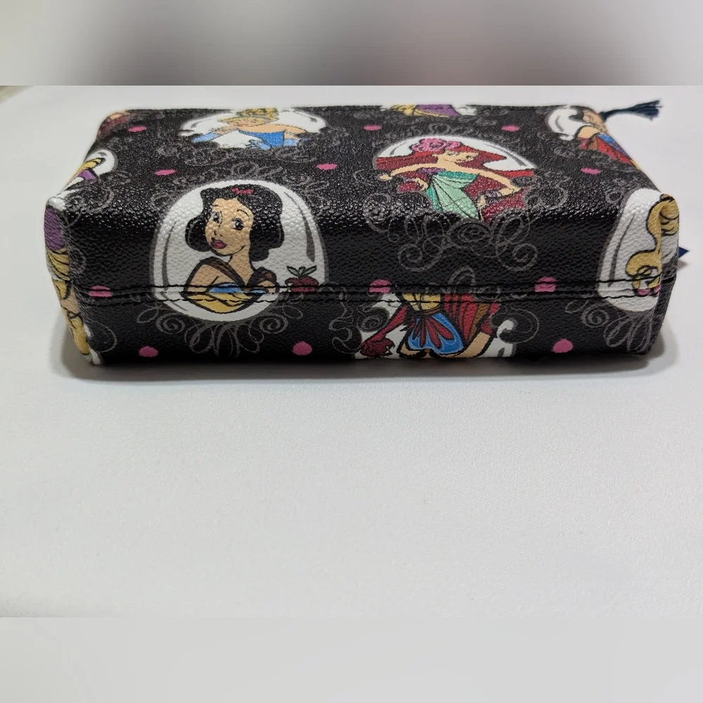 Dooney & Bourke Disney Runway Princess Cosmetic Bag /Pouch - Picture 5 of 11